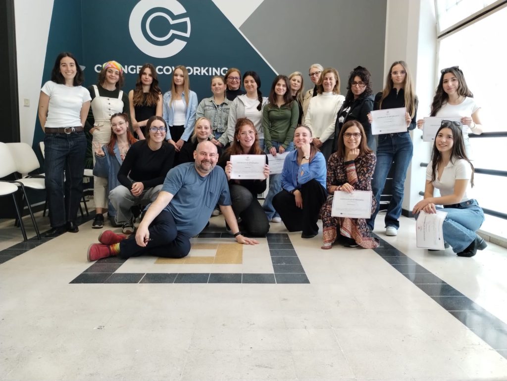 Stronger Youth: Formazione e sperimentazione per promuovere le competenze sociali dei giovani in Europa